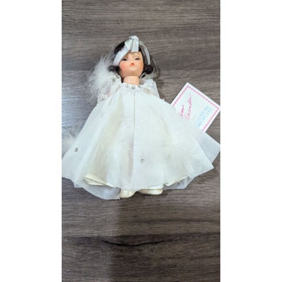 Madame Alexander Miniature Showcase SNOW WHITE 8" Brunette no box - Picture 7 of 8